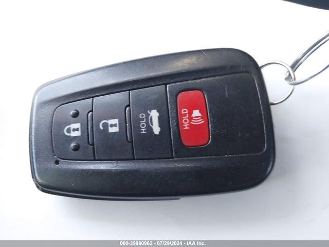 Toyota Corolla Hybrid Le 2021 JTDEAMDE9MJ027438 Image 11