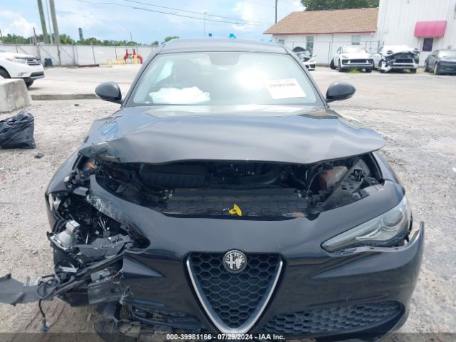 ZARFAECN7H7560165 Alfa Romeo Giulia Ti Rwd