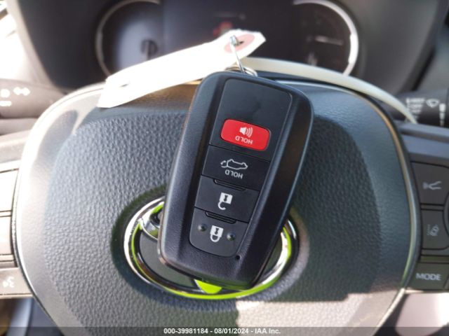 2T3C1RFV6RC283824 Toyota Rav4 Xle Premium