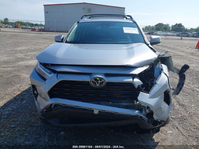2T3C1RFV6RC283824 Toyota Rav4 Xle Premium