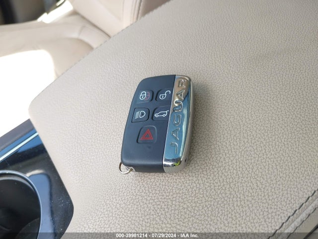 2017 JAGUAR F-PACE SADCK2BV3HA066452 Photo 10