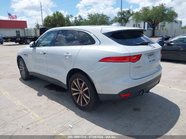 2017 JAGUAR F-PACE SADCK2BV3HA066452 Photo 2