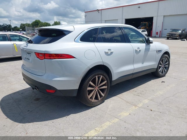 2017 JAGUAR F-PACE SADCK2BV3HA066452 Photo 3
