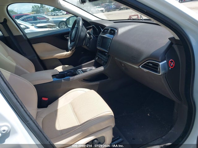 2017 JAGUAR F-PACE SADCK2BV3HA066452 Photo 4