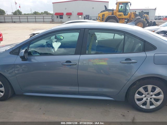 Toyota COROLLA LE 2022 5YFEPMAE1NP386864 Image 14