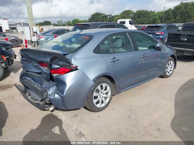 Toyota COROLLA LE 2022 5YFEPMAE1NP386864 Image 4