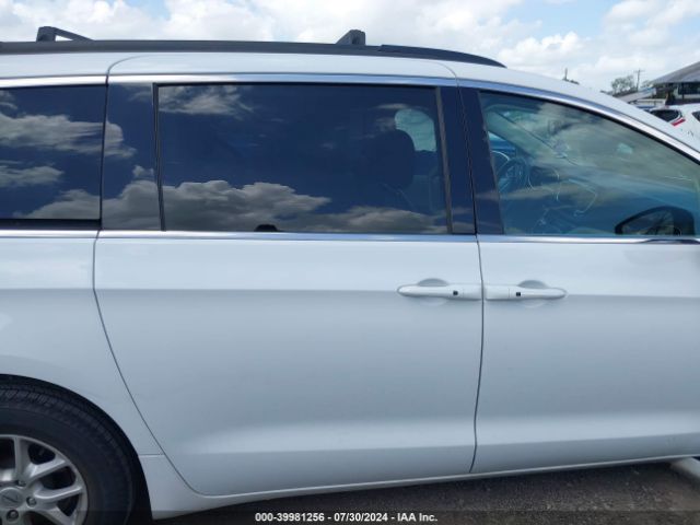 2C4RC1DGXMR516597 Chrysler Voyager Lxi