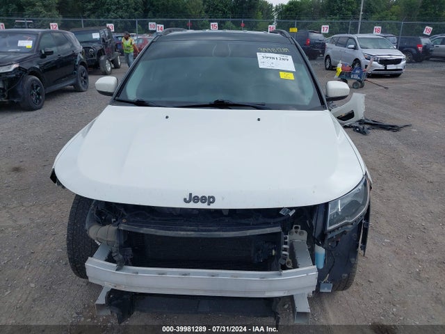 3C4NJDBBXJT395687 Jeep Compass Altitude 4x4