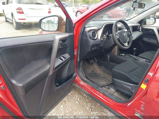Toyota RAV4 LE 2015 JTMBFREV7FD145053 Image 5