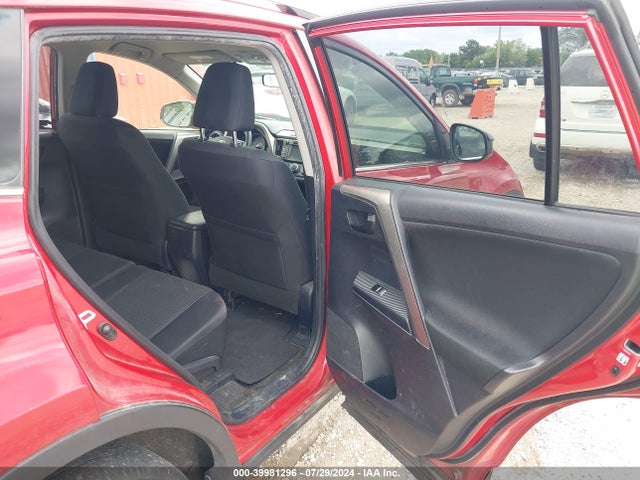 Toyota RAV4 LE 2015 JTMBFREV7FD145053 Image 8