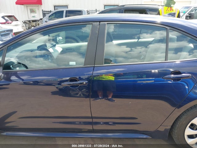 Toyota COROLLA LE 2022 5YFEPMAE7NP341461 Image 14