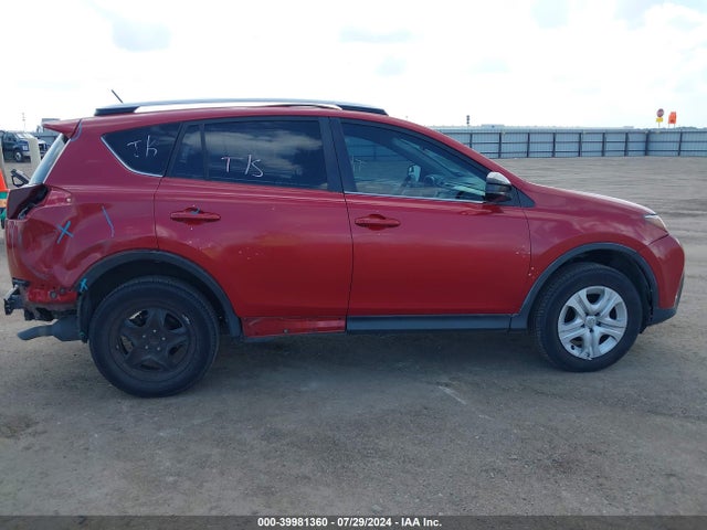 Toyota RAV4 LE 2015 JTMZFREV8FD058180 Image 13