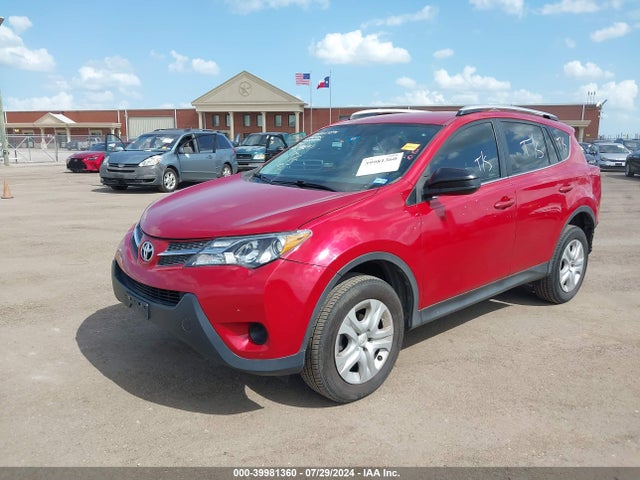 Toyota RAV4 LE 2015 JTMZFREV8FD058180 Image 2