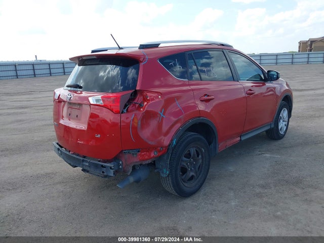 Toyota RAV4 LE 2015 JTMZFREV8FD058180 Image 4