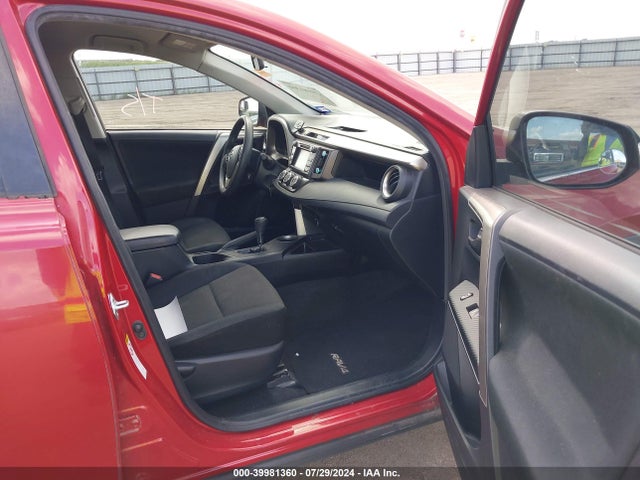 Toyota RAV4 LE 2015 JTMZFREV8FD058180 Image 5