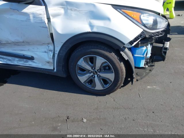 KNDCB3LC6K5298154 KIA NIRO LX