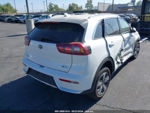 KNDCB3LC6K5298154 KIA NIRO LX