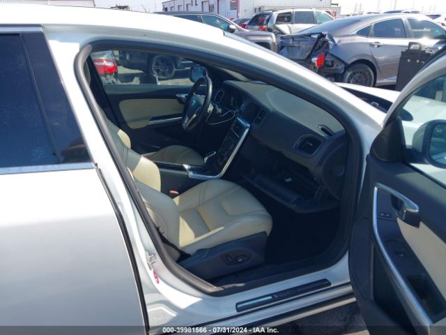 YV126MFB2F1313670 Volvo S60 T5 Premier