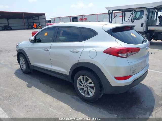 KM8J23A43JU736308 Hyundai TUCSON SE