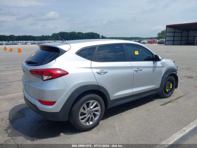 KM8J23A43JU736308 Hyundai TUCSON SE