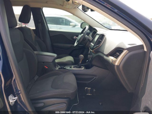 1C4PJLCS1GW137398 Jeep Cherokee Latitude