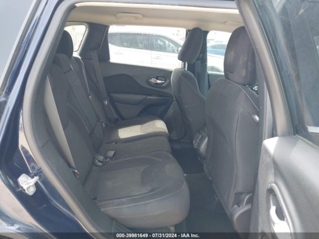 1C4PJLCS1GW137398 Jeep Cherokee Latitude