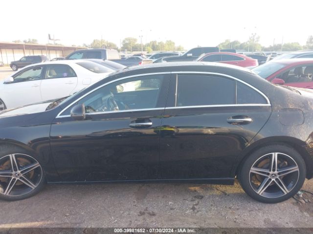 WDD3G4EB9KW031716 Mercedes-Benz A 220