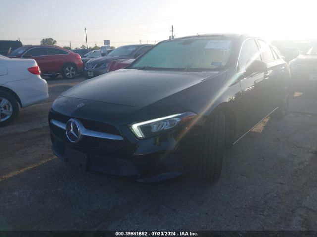 WDD3G4EB9KW031716 Mercedes-Benz A 220
