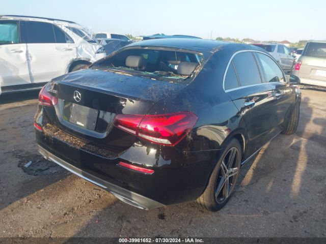 WDD3G4EB9KW031716 Mercedes-Benz A 220