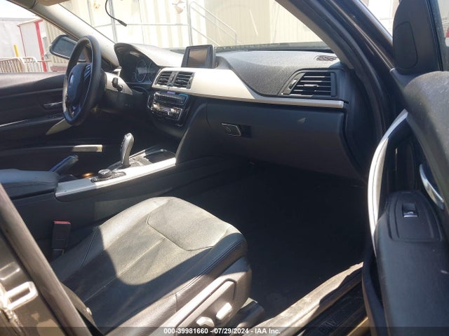 WBA8E5G53GNU21045 BMW 320i Xdrive