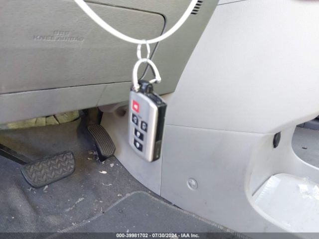 5TDKZ3DC1KS970203 Toyota Sienna Le 8 Passenger