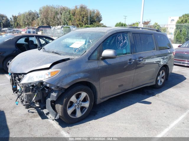 5TDKZ3DC1KS970203 Toyota Sienna Le 8 Passenger