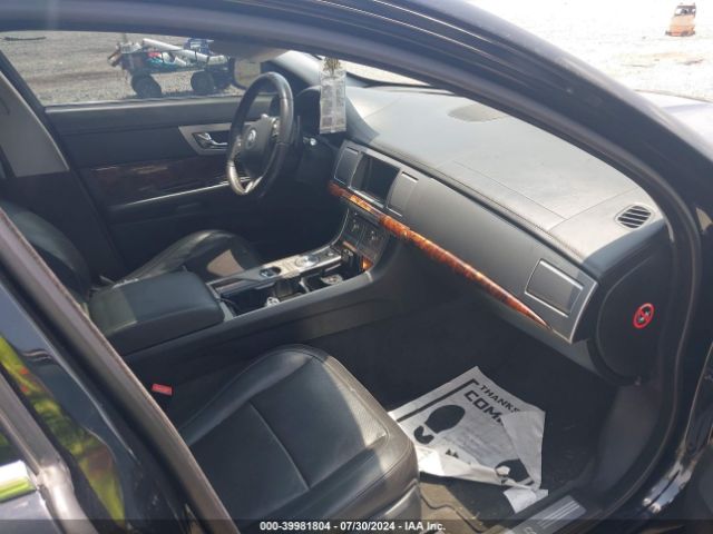 2011 JAGUAR XF SAJWA0GB9BLS18763 Photo 4
