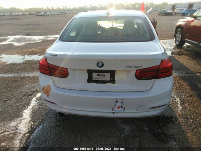 WBA8A9C59JAD27861 BMW 320i