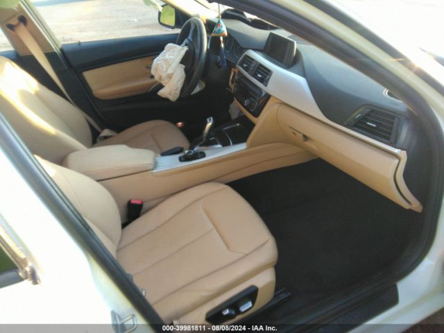 WBA8A9C59JAD27861 BMW 320i