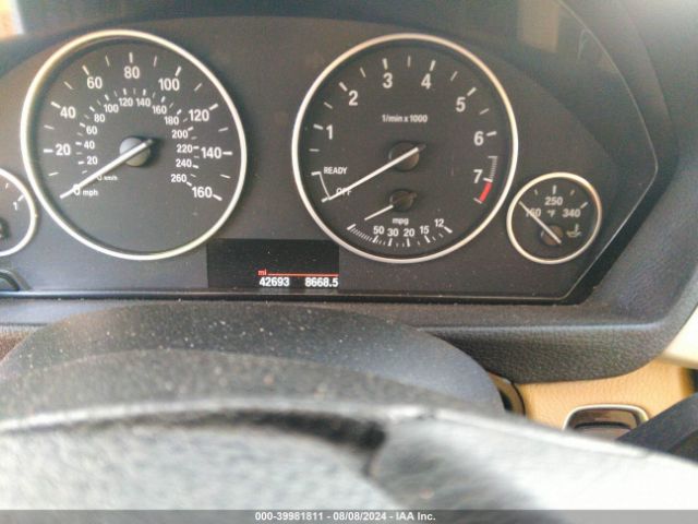 WBA8A9C59JAD27861 BMW 320i