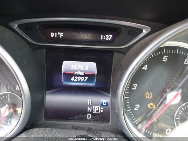 WDDSJ4GB7KN727152 Mercedes-Benz CLA 250 4MATIC