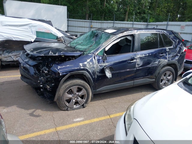 Toyota Rav4 Xle 2022 2T3P1RFV9NW253985 Image 2