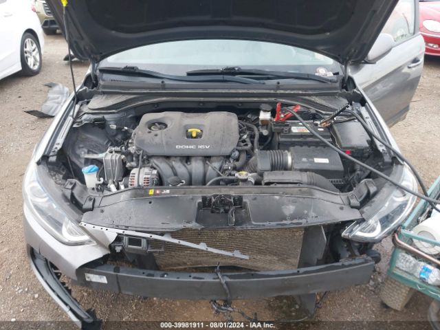 5NPD84LF9JH258166 Hyundai ELANTRA SEL