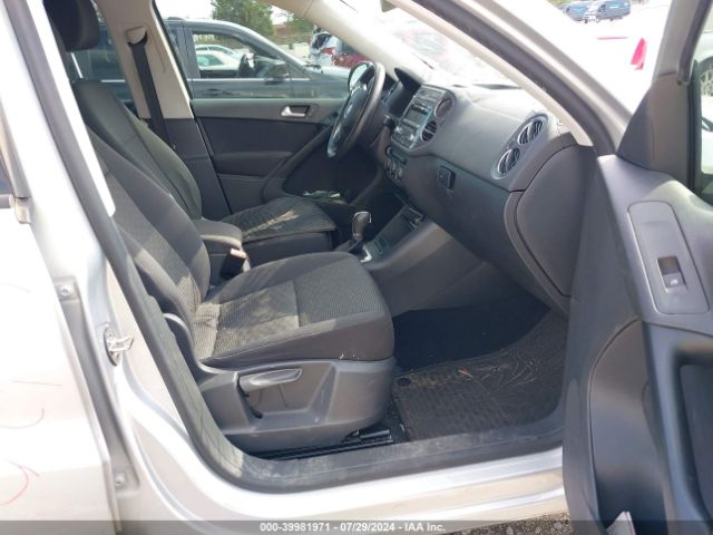 WVGAV3AX7EW599675 Volkswagen TIGUAN S