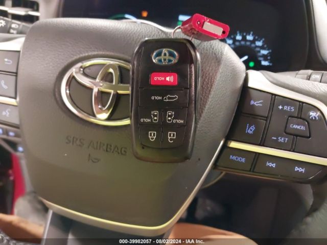 5TDJRKEC2NS123067 Toyota SIENNA XLE