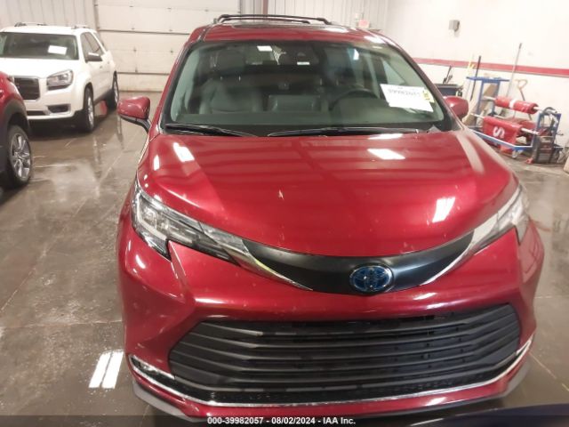 5TDJRKEC2NS123067 Toyota SIENNA XLE