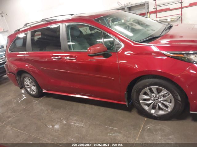 5TDJRKEC2NS123067 Toyota SIENNA XLE