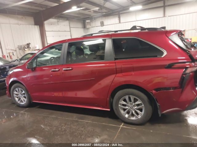 5TDJRKEC2NS123067 Toyota SIENNA XLE