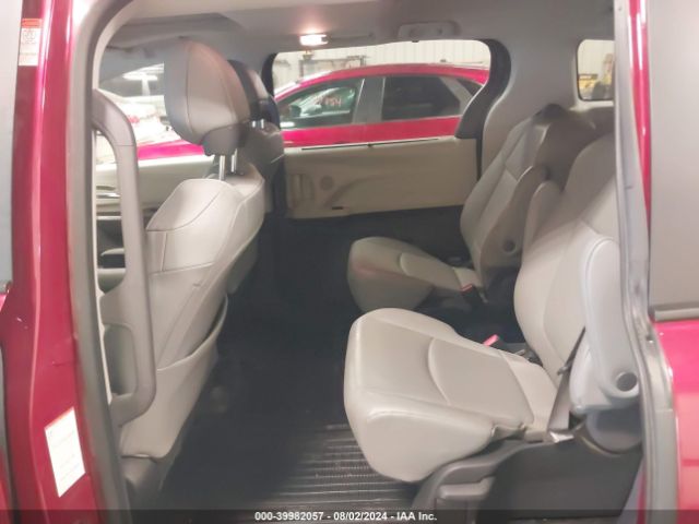 5TDJRKEC2NS123067 Toyota SIENNA XLE