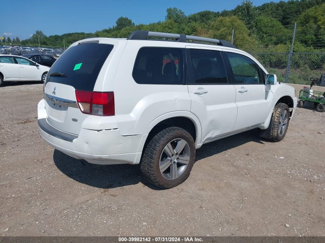 2010 MITSUBISHI ENDEAVOR 4A4JN3AS9AE015861 Photo 3