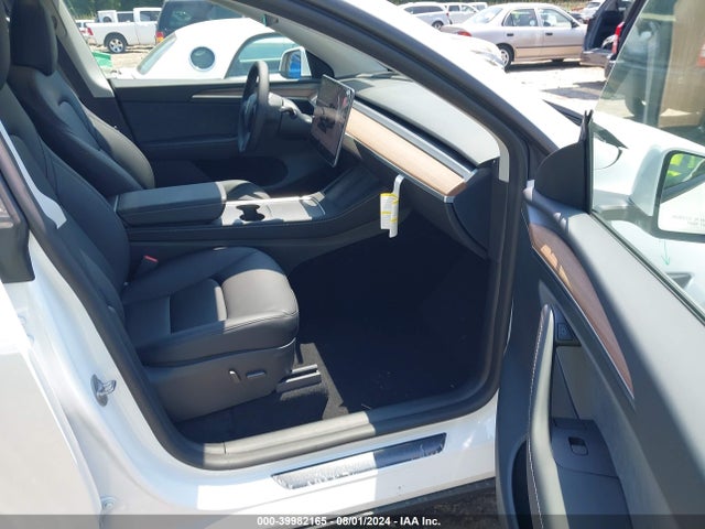 2024 TESLA MODEL Y 7SAYGDEE0RF044317 Photo 4