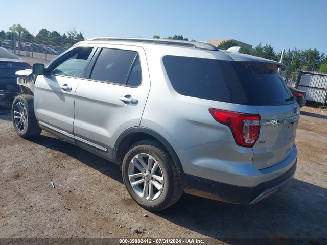 Ford EXPLORER XLT 2017 1FM5K7D83HGD38631 Image 3