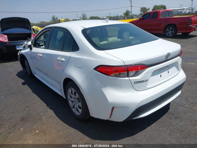 Toyota COROLLA LE 2022 JTDEPMAE2N3031968 Image 3