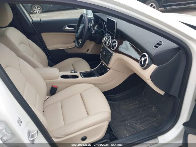 WDCTG4GB8HJ285697 Mercedes-Benz Gla 250 4matic